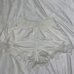 American eagle white XS shorts